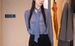 风情艳主调教朋友圈变态